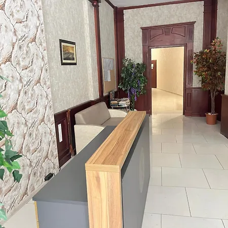 Two-bedroom In Miramar Complex Lejlighed
