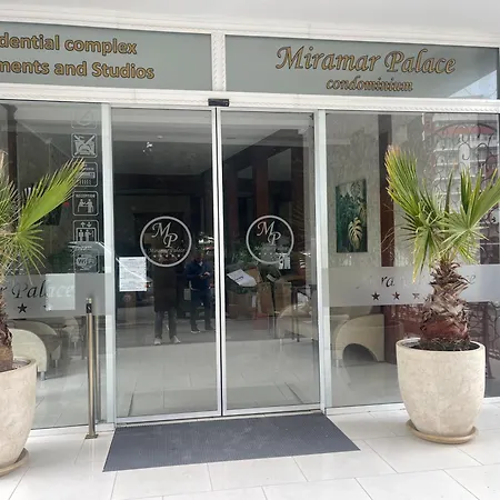 Two-bedroom In Miramar Complex Lejlighed *